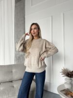 Женский Теплый Бежевый Свитер Джемпер Оверсайз с Жемчужинами