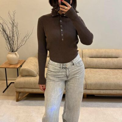 Женская Базовая Коричневая Кофта в Рубчик с Воротником на Кнопках