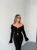 Женская Черная Кофта в Рубчик на Молнии с Открытыми Плечами