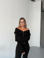 Женская Черная Кофта в Рубчик на Молнии с Открытыми Плечами