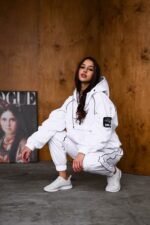 Женский Белый Спортивный Костюм Плащевка с Кантом - Анорак с Капюшоном + Штаны Джоггеры