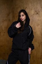 Женский Черный Спортивный Костюм Плащевка с Кантом - Анорак с Капюшоном + Штаны Джоггеры