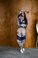 Женский Бежевый Спортивный Костюм Плащевка с Синими Вставками - Олимпийка + Штаны Джоггеры