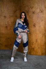 Женский Бежевый Спортивный Костюм Плащевка с Синими Вставками - Олимпийка + Штаны Джоггеры