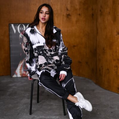 Женский Черный Спортивный Костюм Плащевка с Черепами и Кантом - Анорак + Штаны Джоггеры