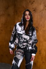 Женский Черный Спортивный Костюм Плащевка с Черепами и Кантом - Анорак + Штаны Джоггеры