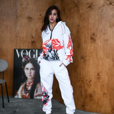 Женский Белый Спортивный Костюм Плащевка с Принтами и Кантом - Анорак + Штаны Джоггеры