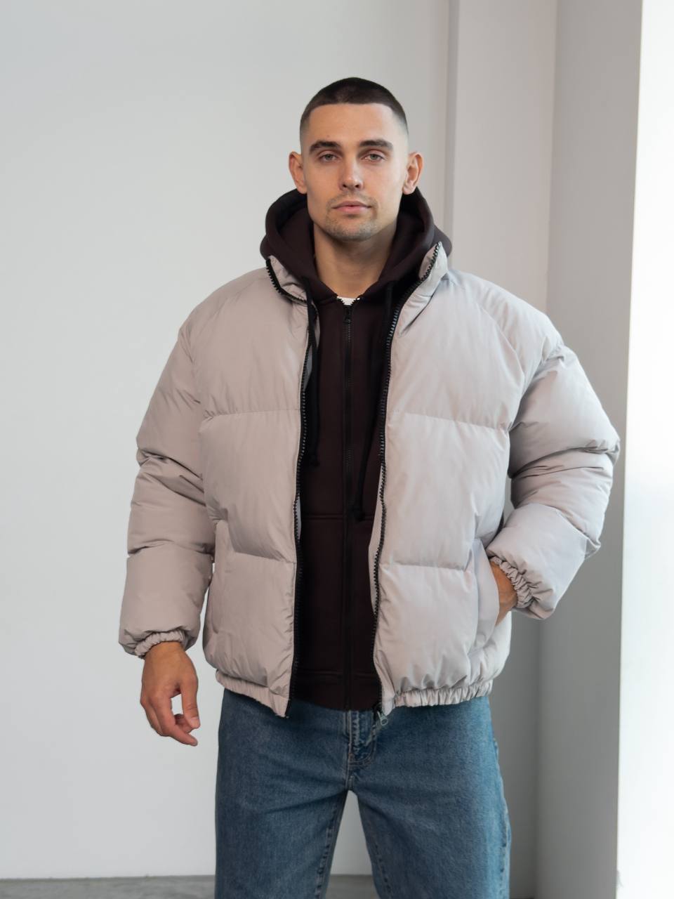 photo_2025-12-10_09-12-34 Мужская Зимняя Серая Куртка Дутик на Молнии с Высоким Горлом