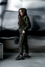 Женский Спортивный Костюм Хаки Плащевка с Кантом - Анорак с Капюшоном + Штаны Джоггеры