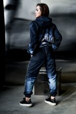 Женский Темно-Синий Спортивный Костюм Плащевка с Кантом и Принтами (Анорак + Джоггеры)