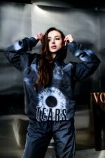 Женский Темно-Синий Спортивный Костюм Плащевка с Кантом и Принтами (Анорак + Джоггеры)