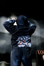 Женский Темно-Синий Спортивный Костюм Плащевка с Кантом и Принтами (Анорак + Джоггеры)