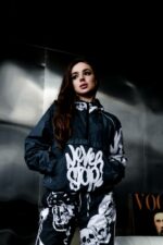 Женский Черный Спортивный Костюм Плащевка с Кантом и Принтами Черепа (Анорак + Джоггеры)