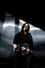 Женский Черный Спортивный Костюм Плащевка с Капюшоном и Кантом (Анорак + Джоггеры)