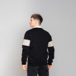 Мужской Утепленный Черный Свитшот Джемпер с Бежевыми Вставками и Воротником Поло