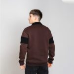 Мужской Утепленный Коричневый Свитшот Джемпер с Черными Вставками и Воротником Поло