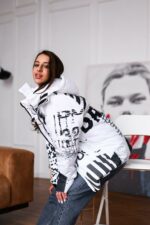 Женская Зимняя Белая Куртка с Капюшоном в Принт