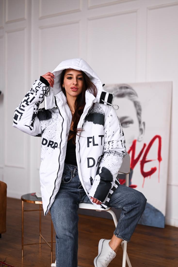 photo_2025-12-13_10-54-56 (2) Женская Зимняя Белая Куртка с Капюшоном в Принт