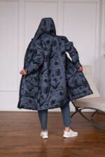 Женская Зимняя Длинная Графитовая Куртка в Принт с Капюшоном