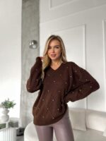 Женский Коричневый Свитер Оверсайз в Ромбах с Камушками Стразами