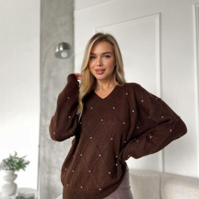 Женский Коричневый Свитер Оверсайз в Ромбах с Камушками Стразами