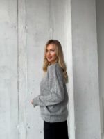 Женский Серый Свитер Оверсайз в Ромбах с Камушками Стразами