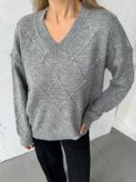 Женский Серый Свитер Оверсайз в Ромбах с Камушками Стразами