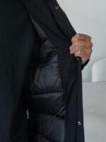 Мужская Зимняя Черная Куртка с Мехом на Капюшоне и Фиксаторами на Рукавах