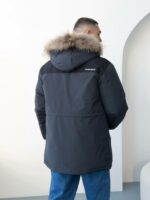 Мужская Зимняя Графитовая Куртка с Мехом на Капюшоне и Фиксаторами на Рукавах