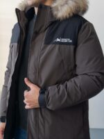 Мужская Зимняя Коричневая Куртка с Мехом на Капюшоне и Фиксаторами на Рукавах