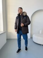 Мужская Зимняя Коричневая Куртка с Мехом на Капюшоне и Фиксаторами на Рукавах