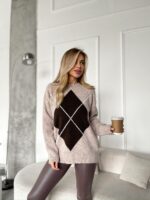 Женский Теплый Бежевый Свитер Оверсайз с Ромбом