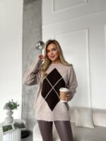 Женский Теплый Бежевый Свитер Оверсайз с Ромбом
