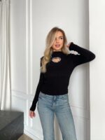 Женский Черный Свитер Оверсайз с Вырезом в Форме Серца со Стразами