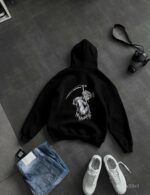 Мужское Утепленное Черное Худи на Флисе - Свободного Кроя с Вышивкой на Спине