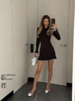 Женское Приталенное Коричневое Платье Мини с Окантовкой и Воланами