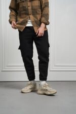 Мужские Утепленные Черные Штаны Брюки Карго Трехнитка на Флисе - Свободные с Манжетами и Накладными Карманами