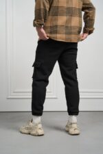 Мужские Утепленные Черные Штаны Брюки Карго Трехнитка на Флисе - Свободные с Манжетами и Накладными Карманами