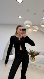 Женская Базовая Приталенная Черная Кофта на Кнопках