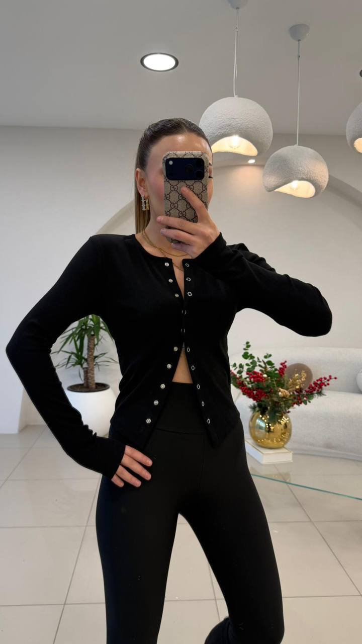 photo_2025-12-23_08-56-11 Женская Базовая Приталенная Черная Кофта на Кнопках
