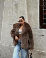 Женская Коричневая Шуба на Кнопках с Объемным Воротником