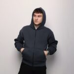 Мужская Утепленная Графитовая Кофта на Молнии с Капюшоном - Базовое Зип Худи на Флисе