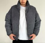 Мужская Демисезонная Вельветовая Темно-Серая Куртка Оверсайз с Высоким Горлом на Молнии