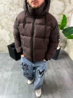 Мужская Зимняя Коричневая Куртка Пуховик Дутик с Капюшоном и Высоким Горлом