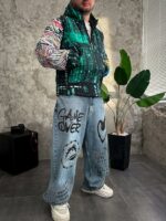 Мужской Утепленный Зеленый Анорак Плащевка с Капюшоном в Яркий Принт