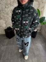 Мужская Зимняя Черная Куртка с Капюшоном и Высоким Горлом - Пуховик в Принт Смайл