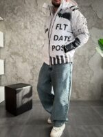 Мужская Зимняя Белая Куртка с Капюшоном и Высоким Горлом - Пуховик в Принтах