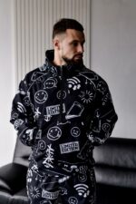 Мужской Черный Спортивный Костюм Плащевка в Принтах (Анорак + Джоггеры)