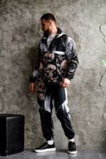 Мужской Черный Спортивный Костюм Плащевка с Надписями и Черепами (Анорак + Джоггеры)