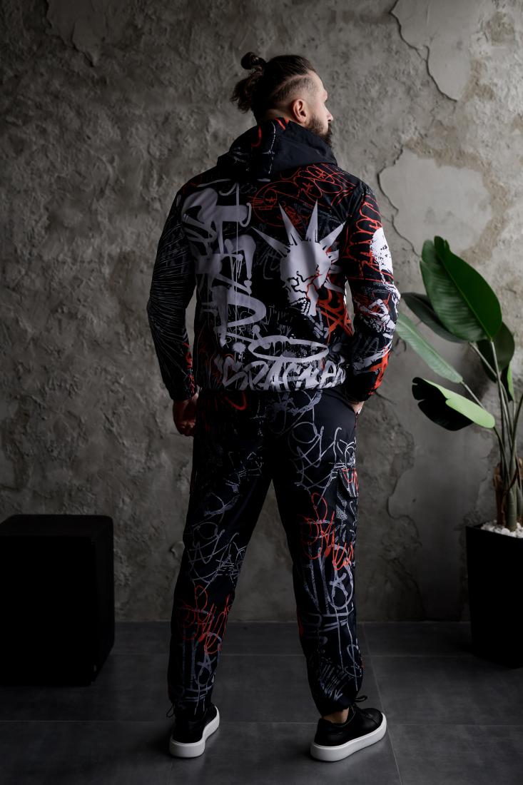 photo_2025-12-28_11-45-29 Мужской Черный Спортивный Костюм Плащевка в Принт Панк (Анорак + Джоггеры)